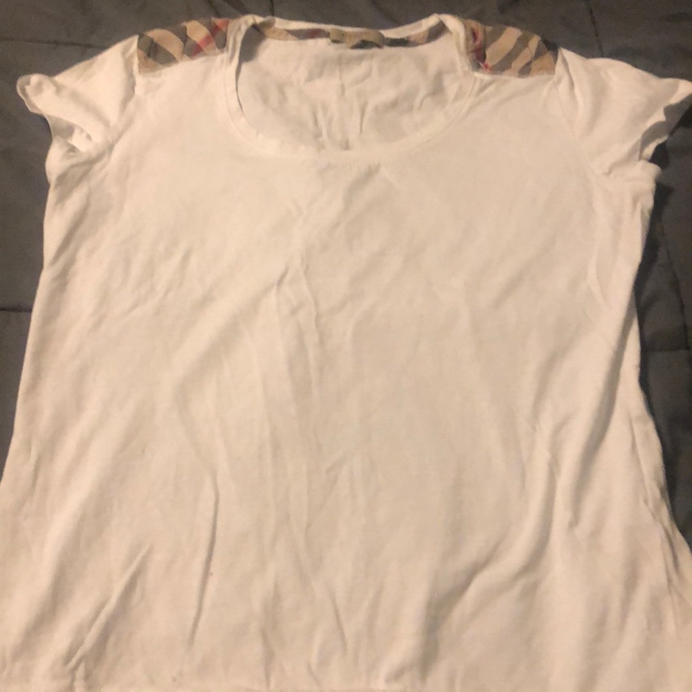 Burberry amazing top a must have!